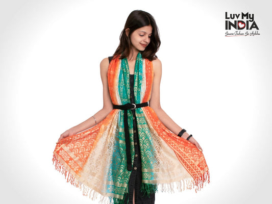 Drape the tiranga pride with Luv My India’s dupattas and stoles